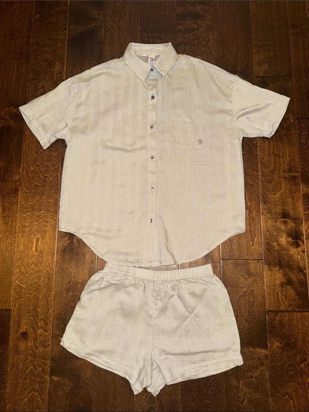 Victoria's Secret Light Beige Short-Sleeve Button-Down Shirt